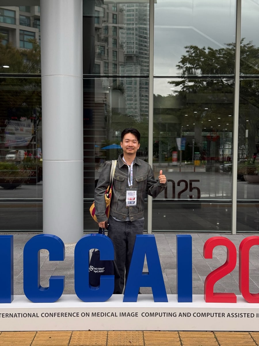 MICCAI 2025 (Junseok, Seungwoo) - MICCAI 2025 (Junseok, Seungwoo) - 사진 4 | System Software Lab, Korea University