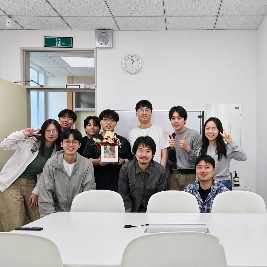 Teacher's day (May 15, 2026) - Thank you all for the wonderful Teacher's Day celebration.

스승의 날을 챙겨준 학생들 모두 고맙습니다. | System Software Lab, Korea University