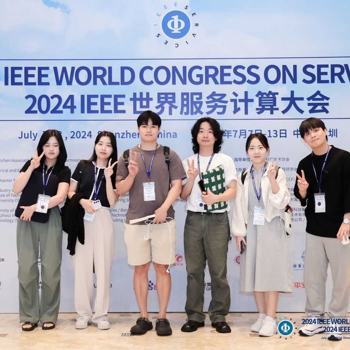 Wonmi and Junseok presented their papers